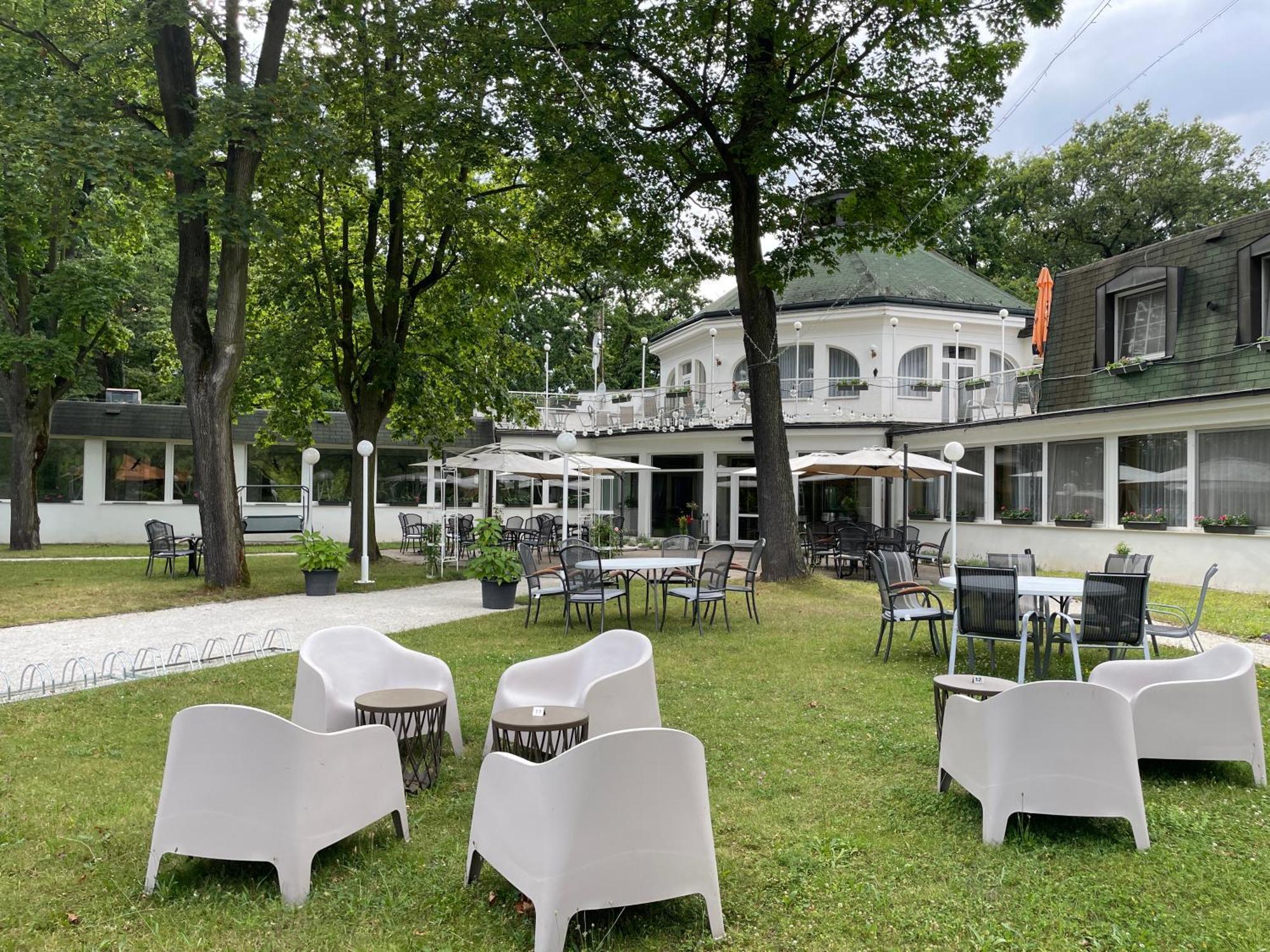 Hotel Ostrov Nymburk Exterior photo
