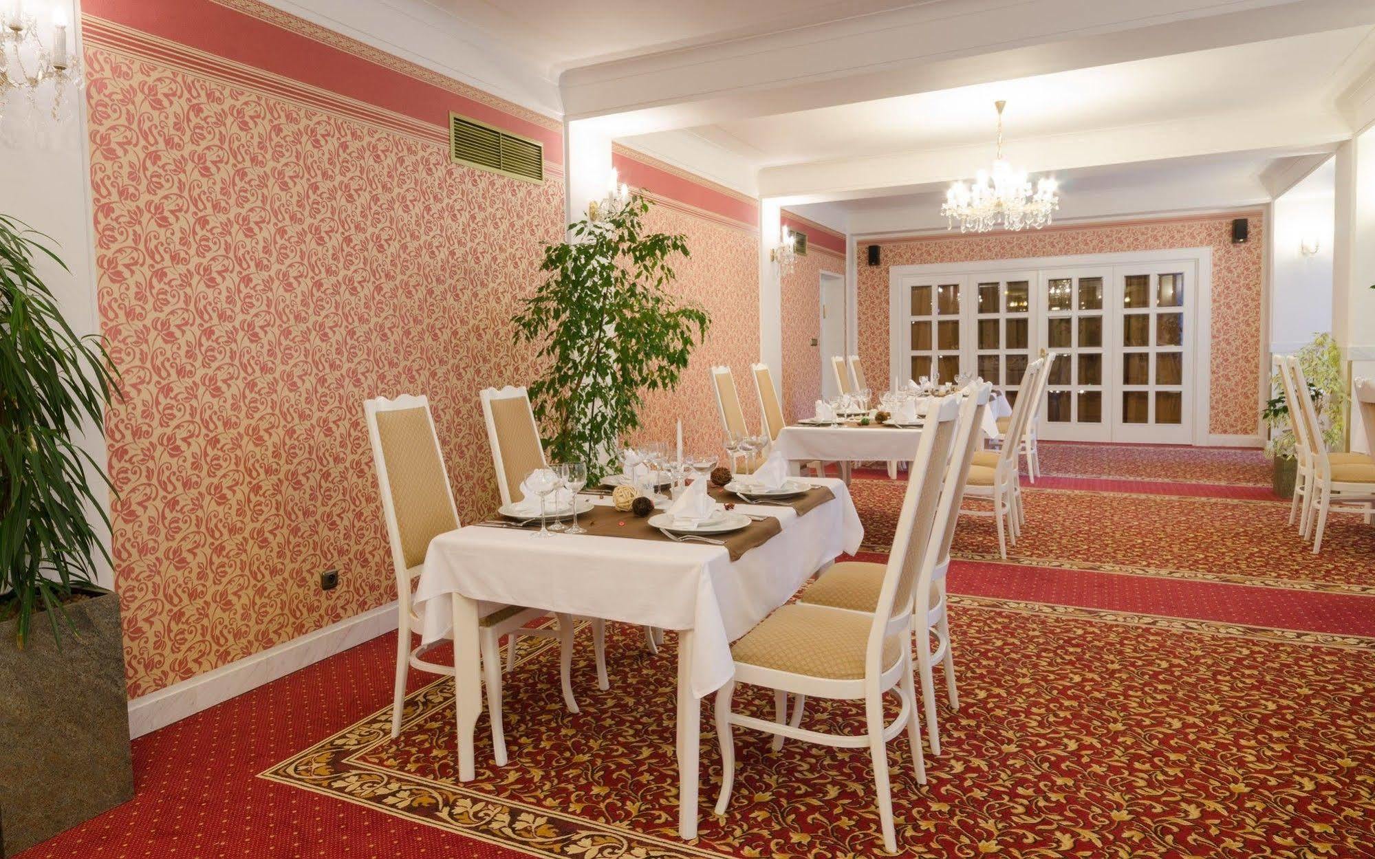 Hotel Ostrov Nymburk Exterior photo