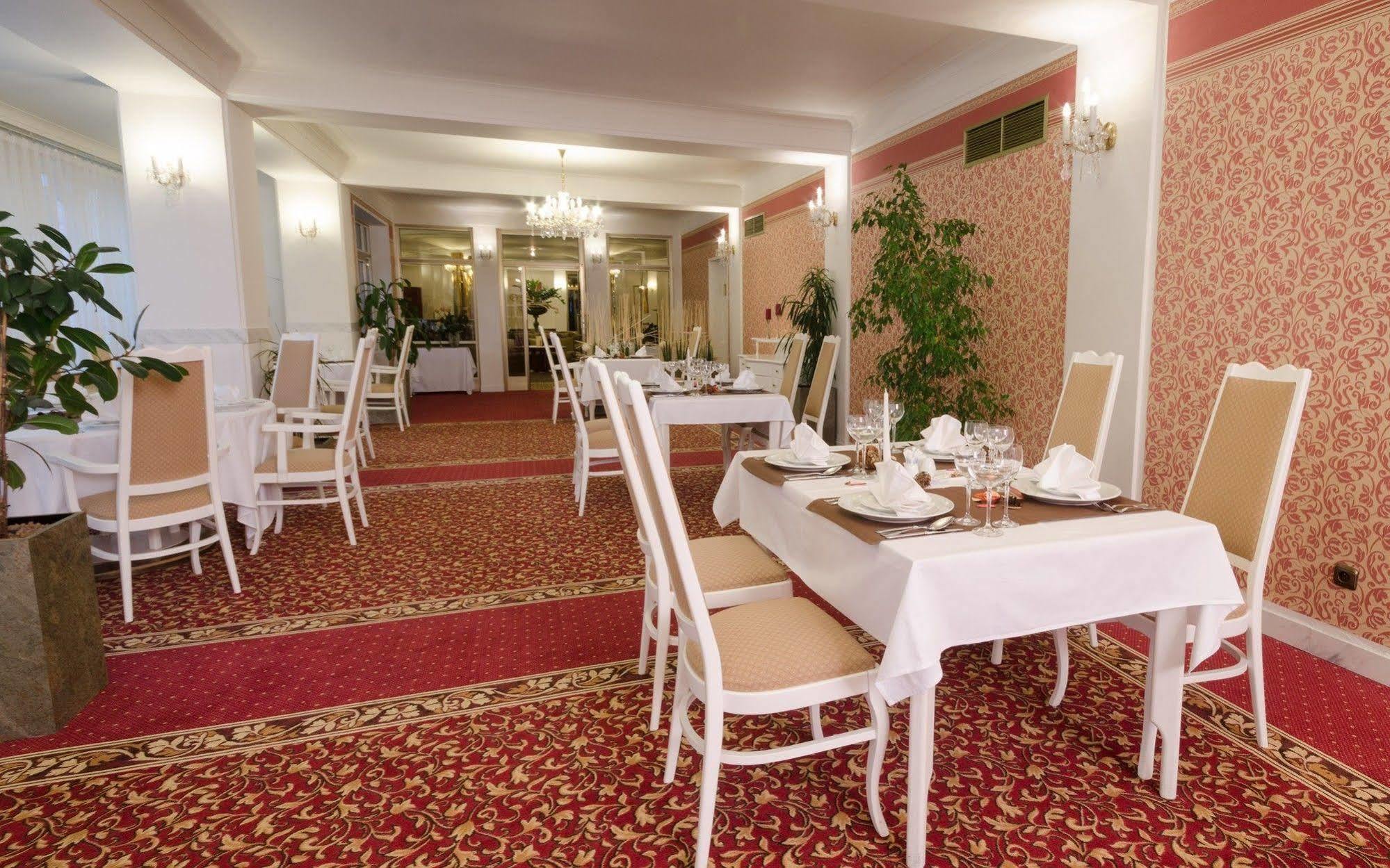 Hotel Ostrov Nymburk Exterior photo