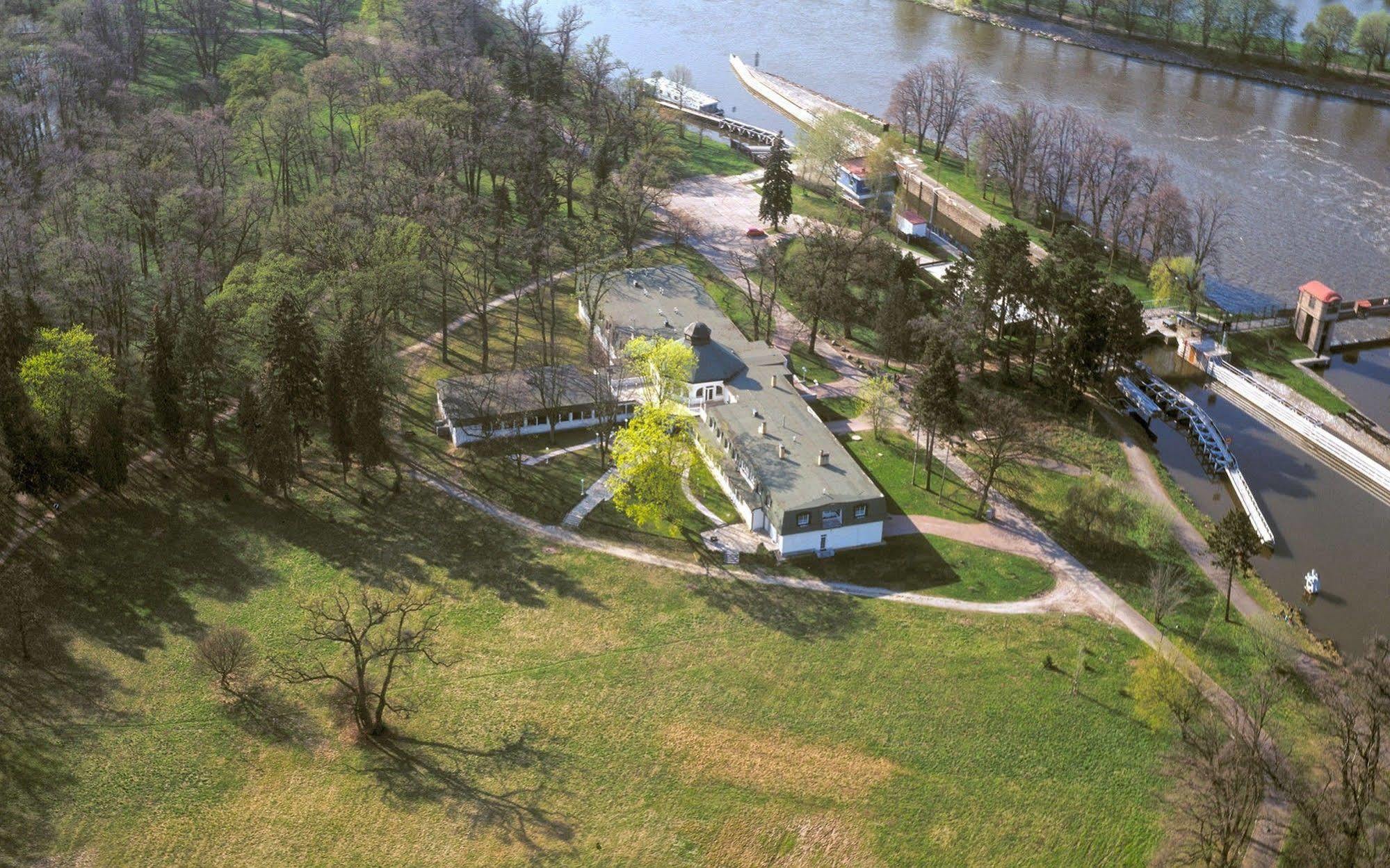 Hotel Ostrov Nymburk Exterior photo