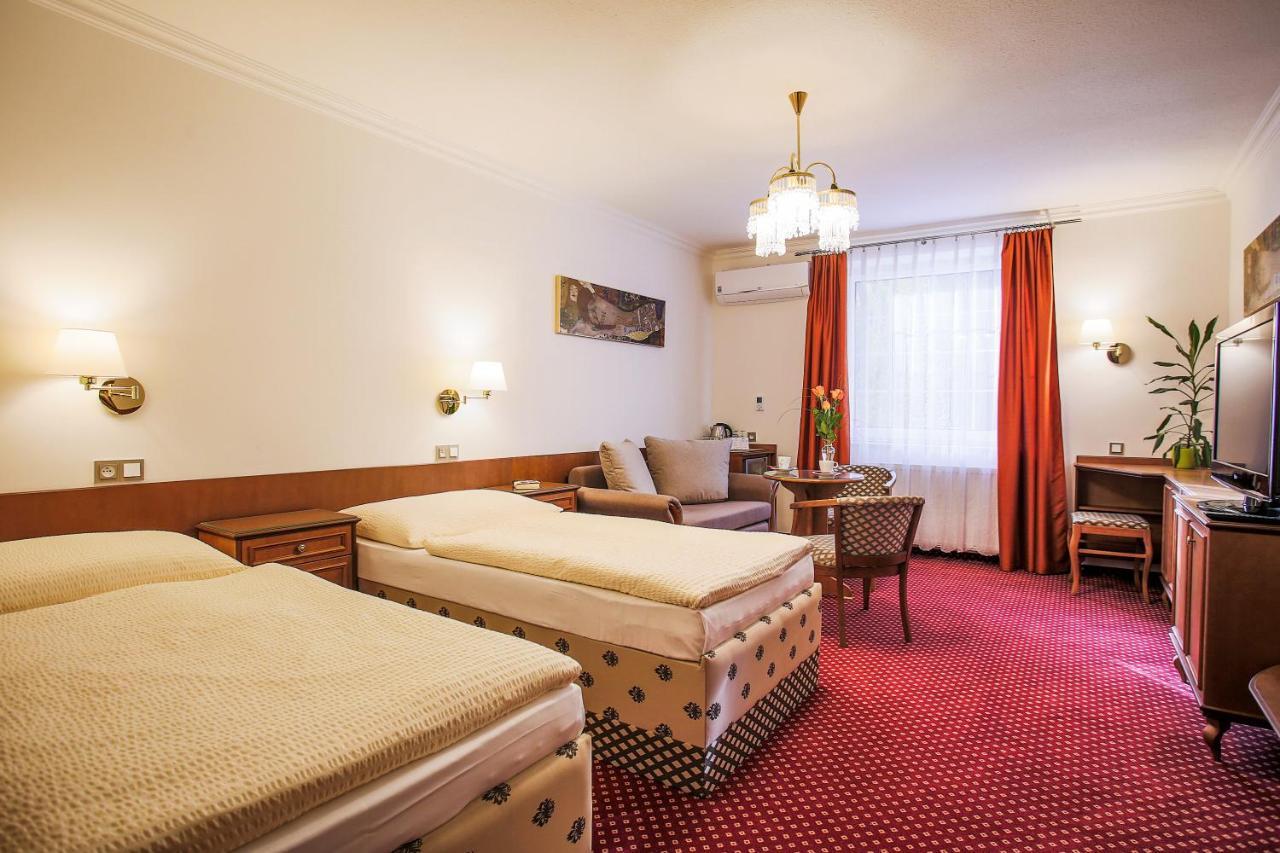 Hotel Ostrov Nymburk Exterior photo